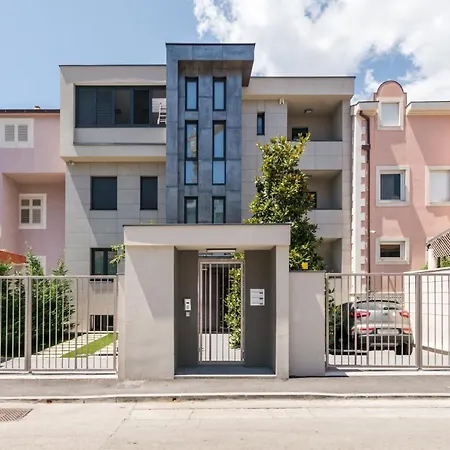 Apartman Chris's 2 *
