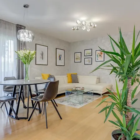 Chris's 2 * Спліт