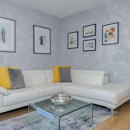 Chris's 2 * Спліт